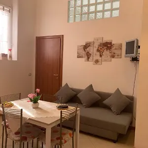 Amica , Milán Italia